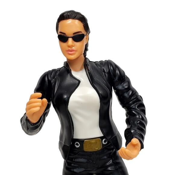 Laura Croft Tomb Raider 2001 Action Figure Y2K Paramount Pictures 6" Tall A1099 - Picture 2 of 6